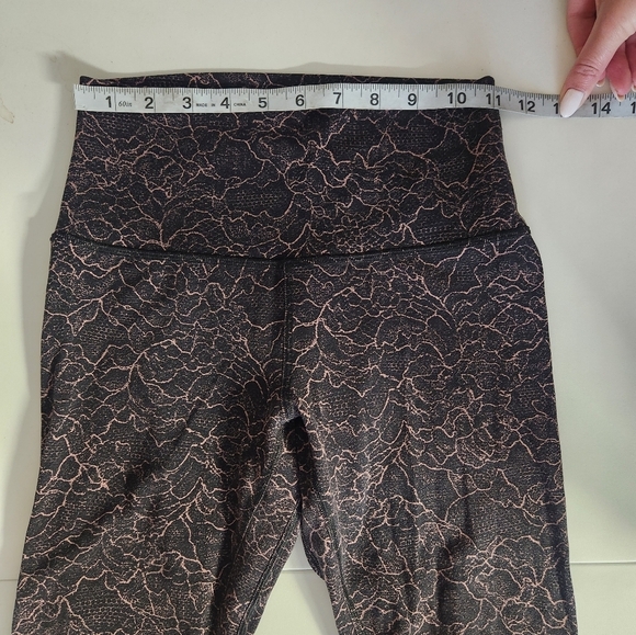Lululemon Align Cropped Leggings Lace Pattern Size 4 - Picture 5 of 7